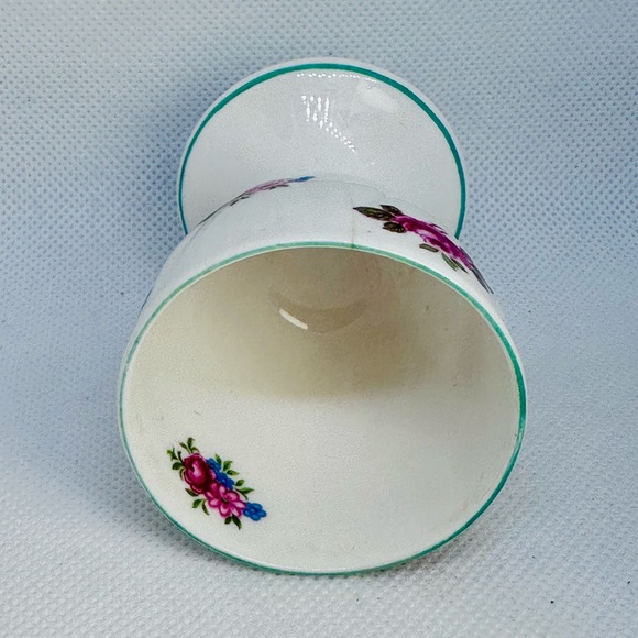 Vintage Shelley Rosebud 13426 Eggcup Fine Bone China Floral England Stamped - Picture 5 of 5
